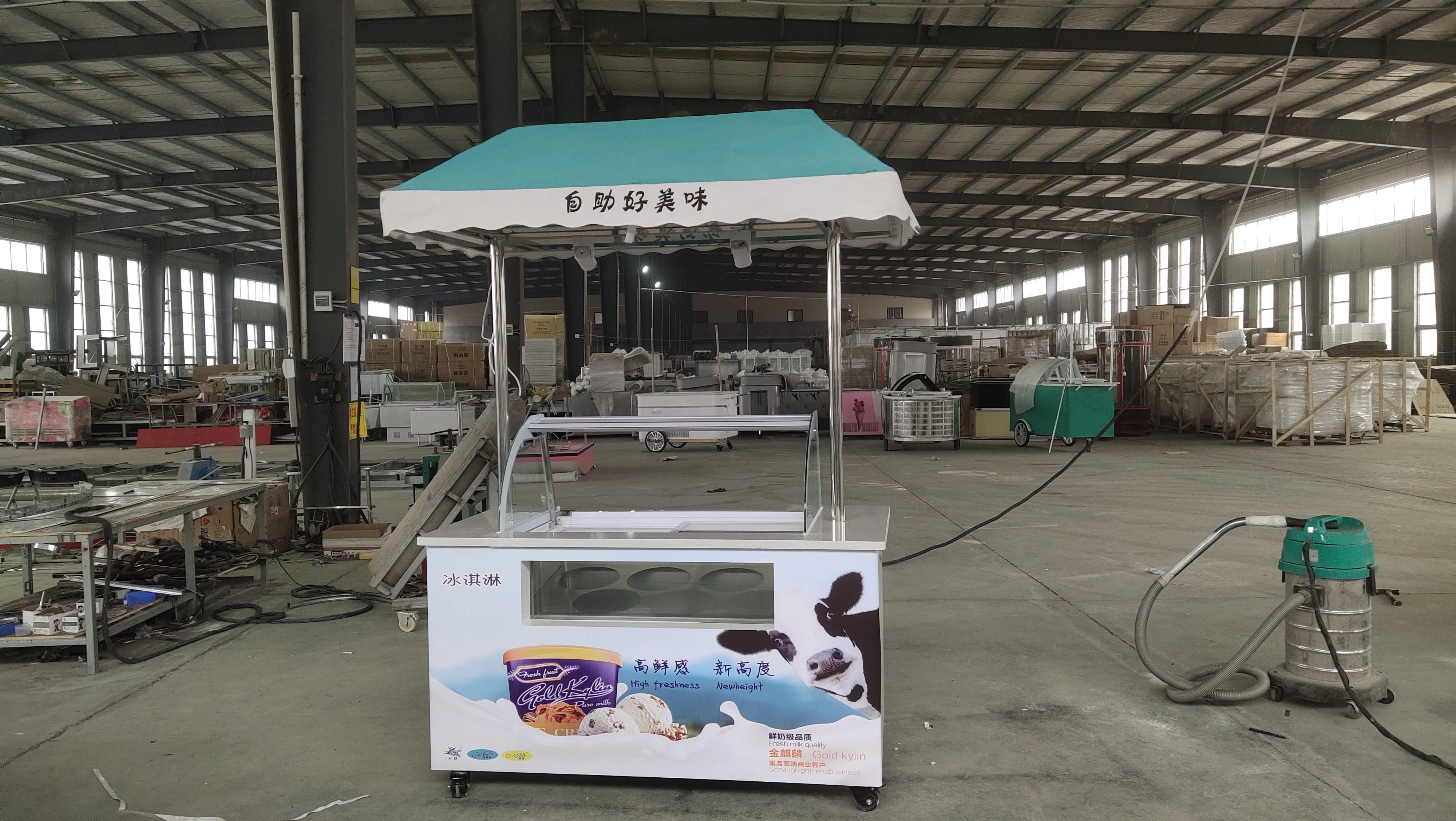 مخصص الآيس كريم دفع عربة جيلاتو عرض الفريزر عربة الغذاء المتنقلة مع الثلاجة عرض كشك بيع المشروبات الباردة