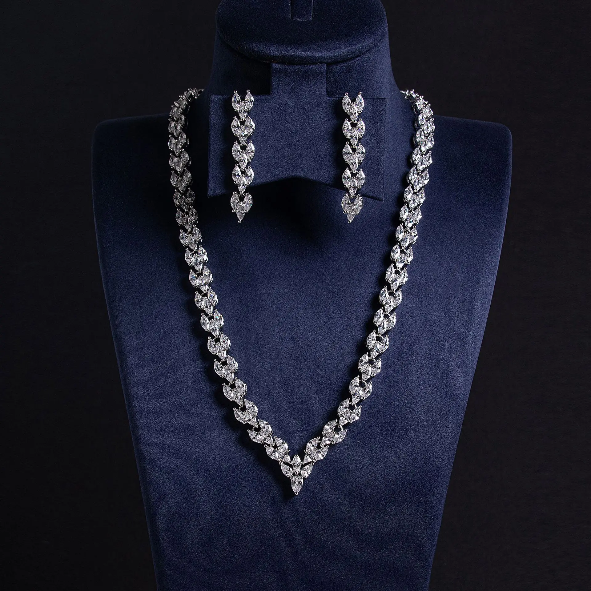 

Geometric Wheat Ear Tassel Earrings Necklace Set Summer Fashion Commuter Diamond Flower Jewelry Wholesale