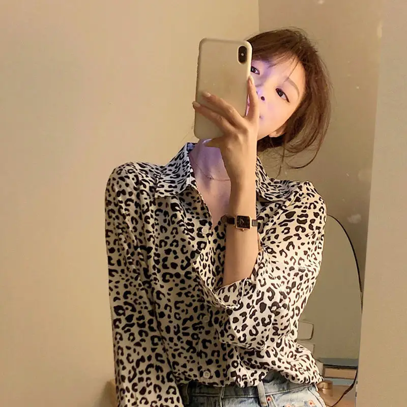 Autumn New Original Design Fashion Temperament Leopard Print Long Sleeved Shirt Loose Casual Versatile High Quality Women's Top