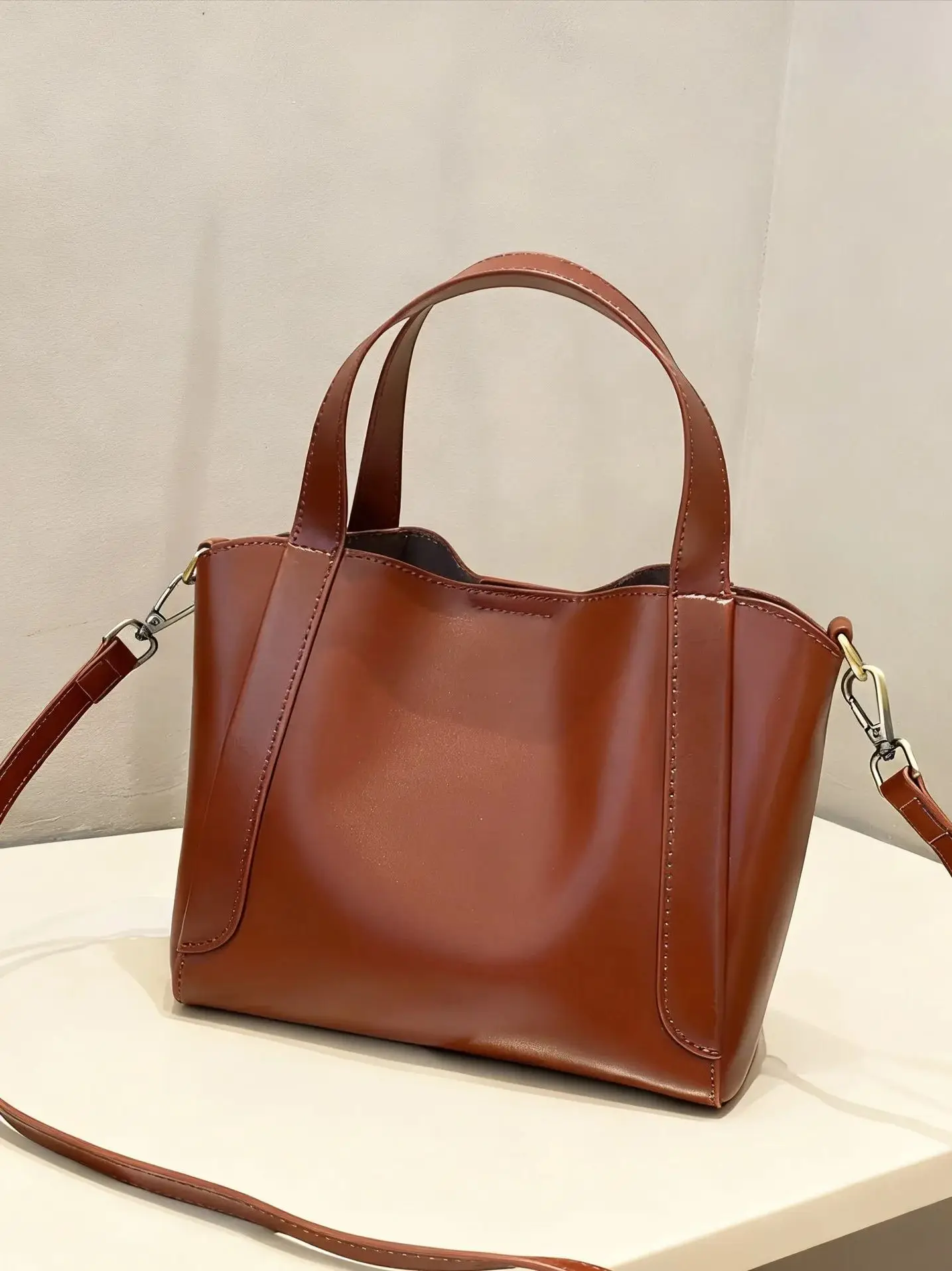 

Женская сумка-ведро из натуральной коровьей кожи класса люкс, дизайнерская, через плечо, от известного бренда