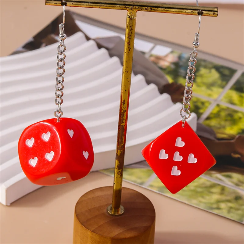 Aihua Acryl Persönlichkeits-Digital-Würfel-Ohrringe in Großrot, Persönlichkeits-DND-RPG-Spiel-Requisiten, Digitale Würfel-Ohrringe mit Langem Anhänger – Detail 2