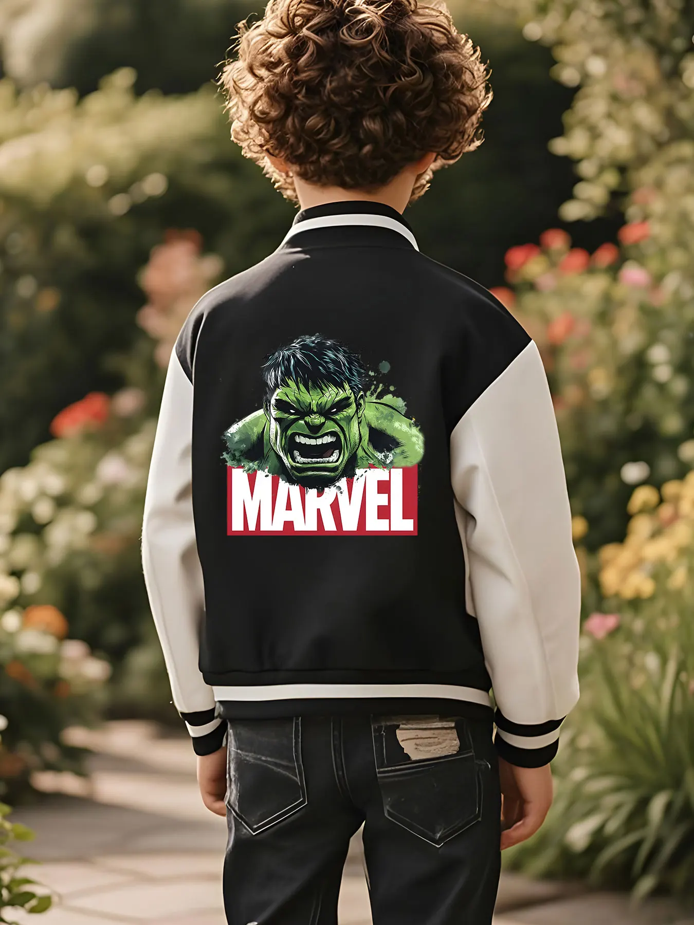 Personalisierte Baseballjacke für Jungen von MINISO Marvel Hulk – herrschsüchtiger Porträtdruck von Hulk, doppelseitig zur Förderung eines Geistes von Pow