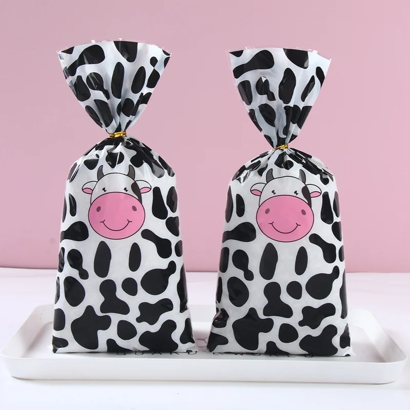 50Pcs Cow Plastic Print Treat Bags Candy Bags Animal Party Favor for Birthday Party Supplies Storage Bags