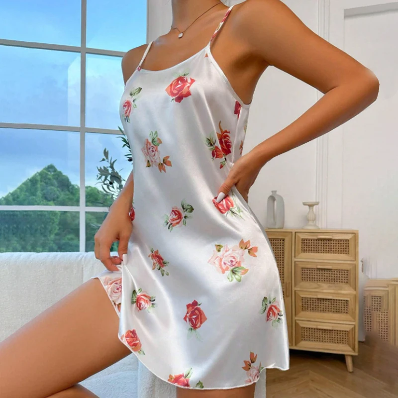 

Женская шелковистая ночная рубашка с принтом роз, сексуальное платье-комбинация с глубоким вырезом и открытой спиной, гладкая на ощупь, удобная ночная рубашка свободного покроя