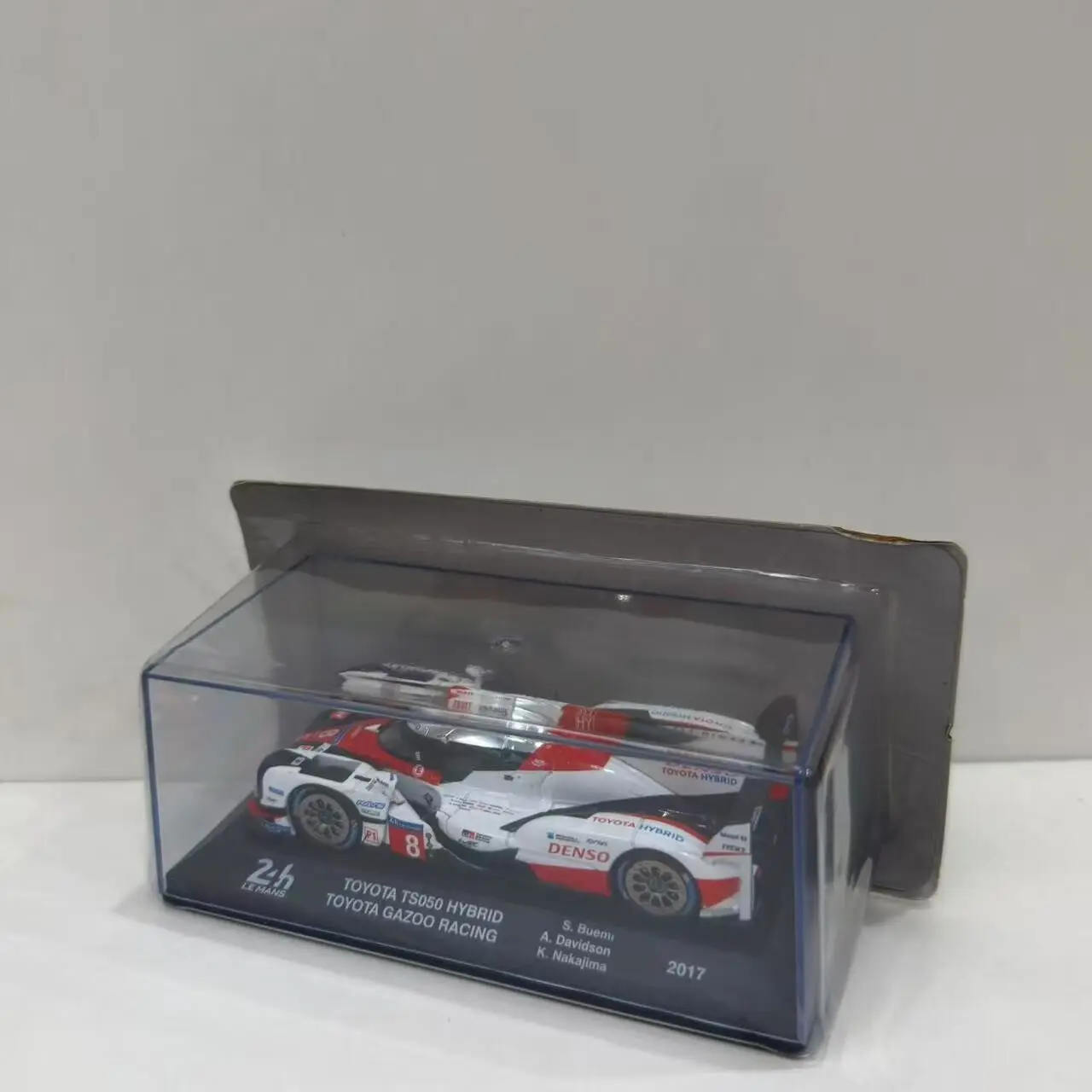 Toyota TS050 Hybrid 1/43 IXO Le Mans 2017 - usage example