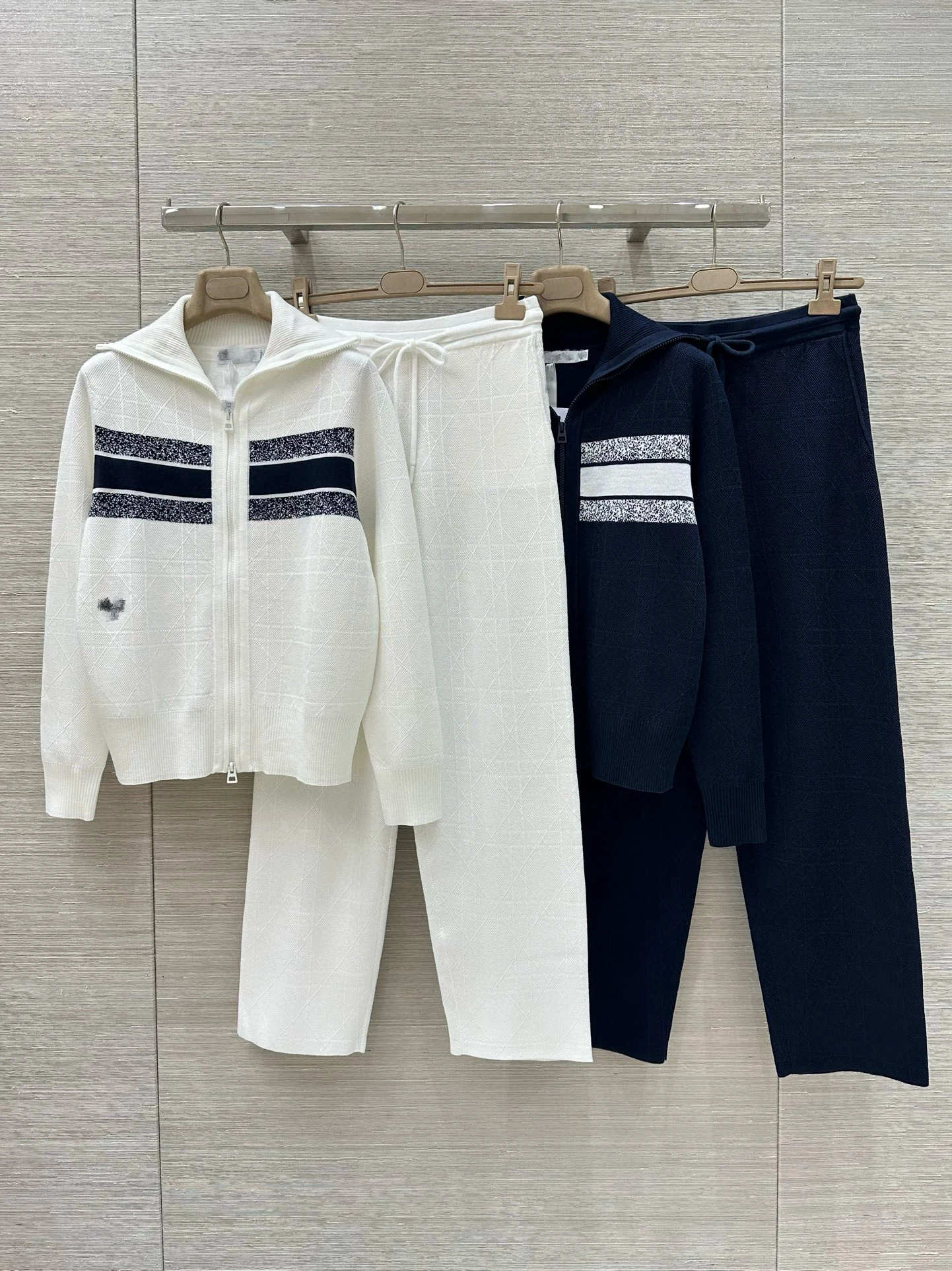 

Темно-синий вязаный свитшот с вышивкой, большой воротник, повседневные спортивные одинаковые длинные брюки, женский модный комплект