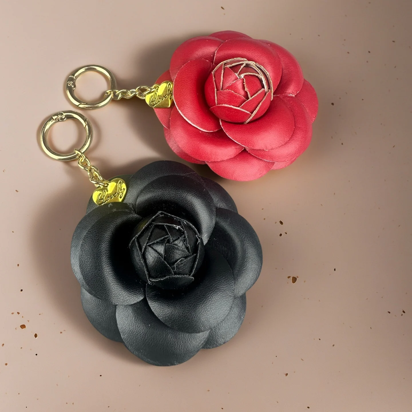 Elegant PU Leather Camellia Keychain, Flower Pendant Keyring For Backpack, Purse, Floral Charm, Gift For Women, Aesthetic Decor