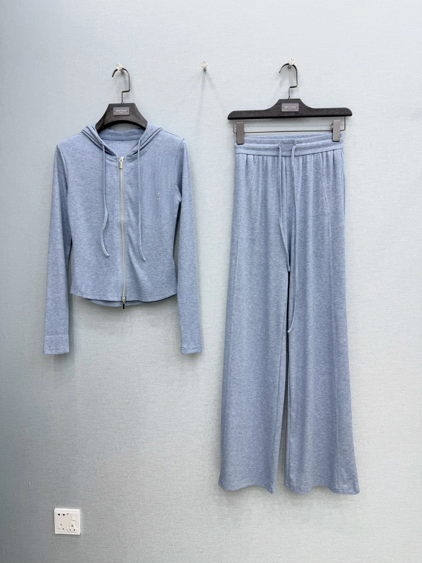 

Fashionable Casual Hooded Zipper Sweatshirt Jacket And High Waist Wide Leg Pants Set for Women Spring Season Long Sleeve
