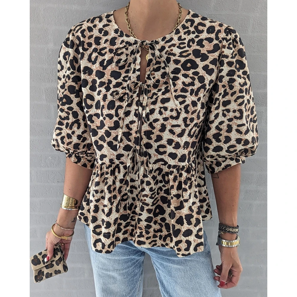 Wanita Leopard cetak lentera lengan blus musim panas modis kasual terikat Detail desain Ruched kasual T Shirt blus seksi pakaian kerja