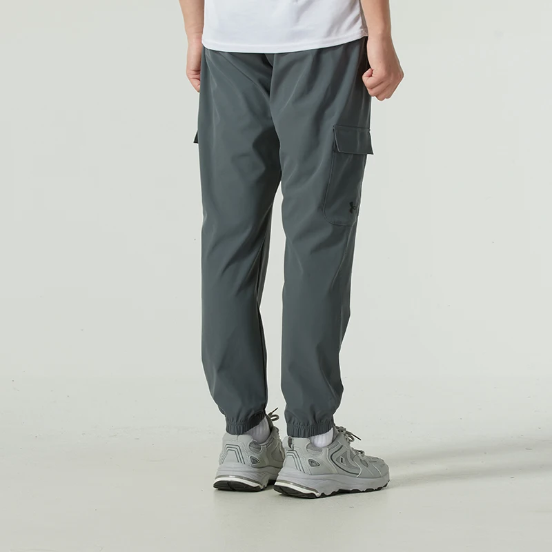 アンダーアーマー メンズ パンツ スポーツパンツ フィットネス トレーニング ランニング エクササイズ トレンディ ファッショナブル カジュアル ウーブンパンツ 1380358-012