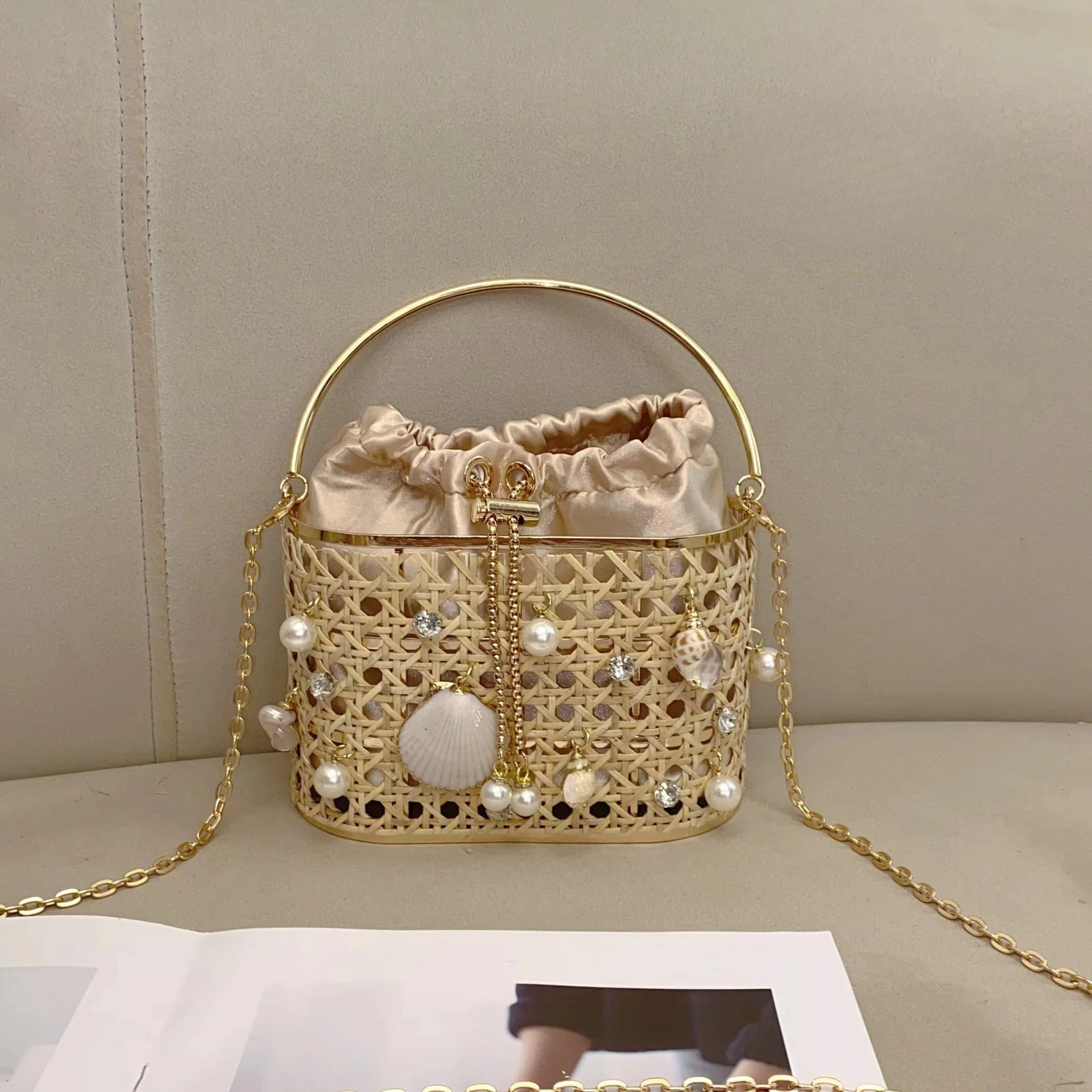 Seaside beach hand-woven straw shell vegetable basket casual banquet rhinestone birdcage bucket clutch messenger bag