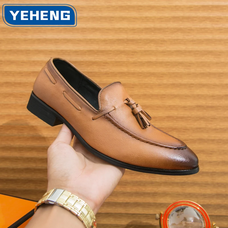 Classic Men's Pointed end Loafers Shoes Comfortable Commute Retro Little leather shoes Casual Business Social Wedding Shoes Men