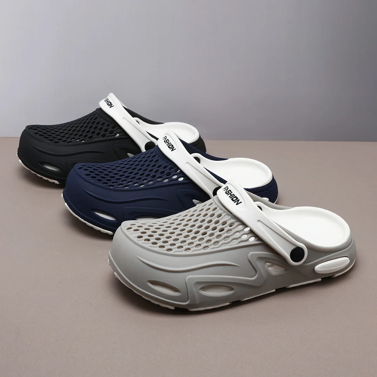 Men Clogs Summer Outdoor Casual Sandals Breathable Hole Shoes Non Slip Beach Slippers Lightweight Durable Garden Fishing Shoes