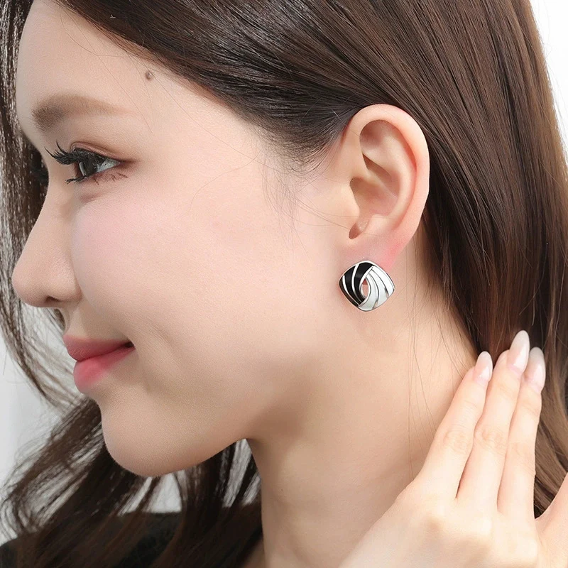 French Baking Paint Black and White Earrings For Women Retro Personality Geometry Ear Stud Simple 925 Silver Earring KOFSAC