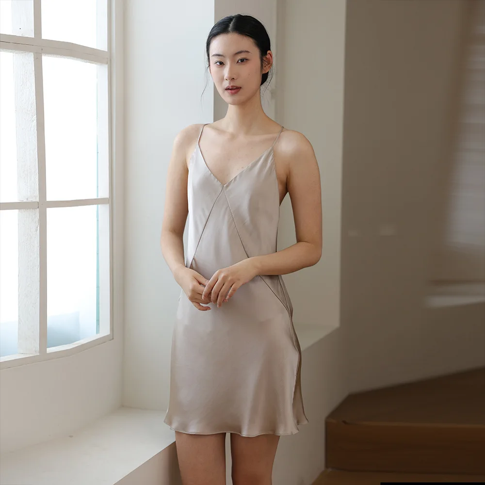 

19MM 100% Real Mulberry Silk Halter Lingerie Mini Nightdress Solid Color Slim-Fit Pajama Dress Sleepwear Sexy Backless Nighties