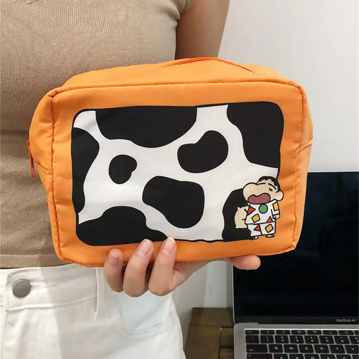 لطيف تلوين شين تشان حقيبة مستحضرات تجميل المحمولة الكرتون السفر أدوات الزينة حقيبة ذات سعة كبيرة حقيبة تخزين مطبوعة عصرية