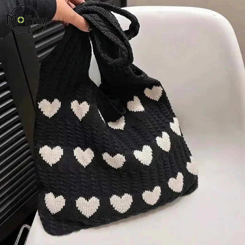 Knitted Handbags Heart Pattern Blocking Crochet Shoulder Bags Large Capacity Fashion Beach Bag Versatile Commute Woven Bag 2024