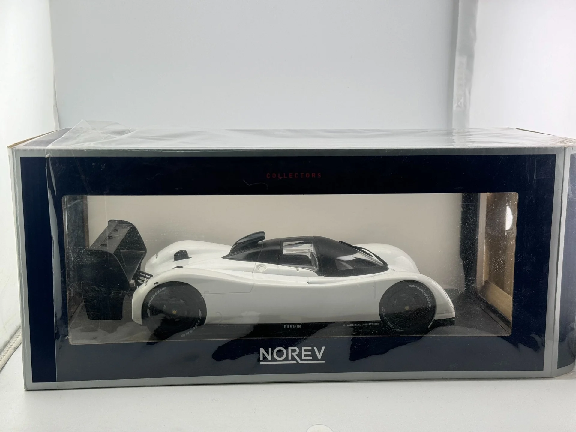 

Flaws Diecast Norev 1/18 Scale Alloy Car Model