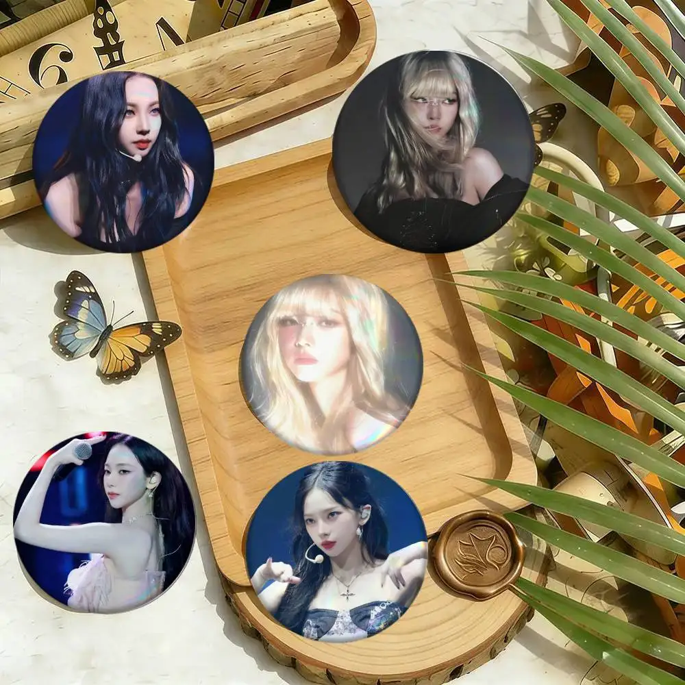 Karina Yu Ji Min Kpop Aespa Badges 25 32 44 58 75 Mm Round Cosplay Pin Bag Decor Fans Collect Friends Gifts Brooch Souvenir