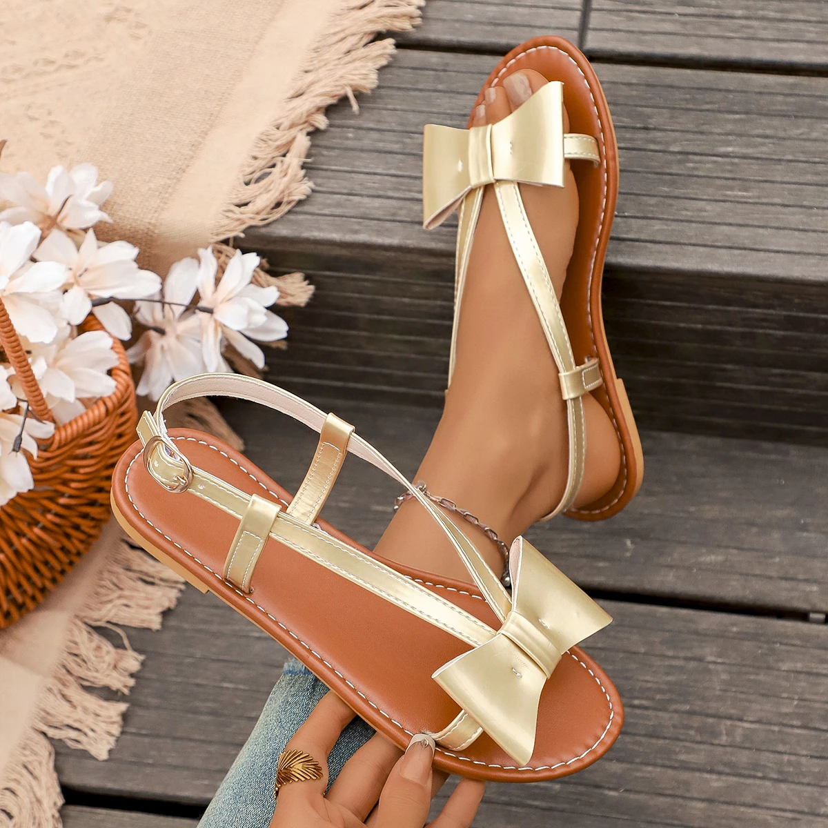 2026 Women Sandals New Summer Fashion Hot Sales Lightweight Flat Casual Outdoor Ladies Round Toe Roman Shoes Zapatos De Mujer