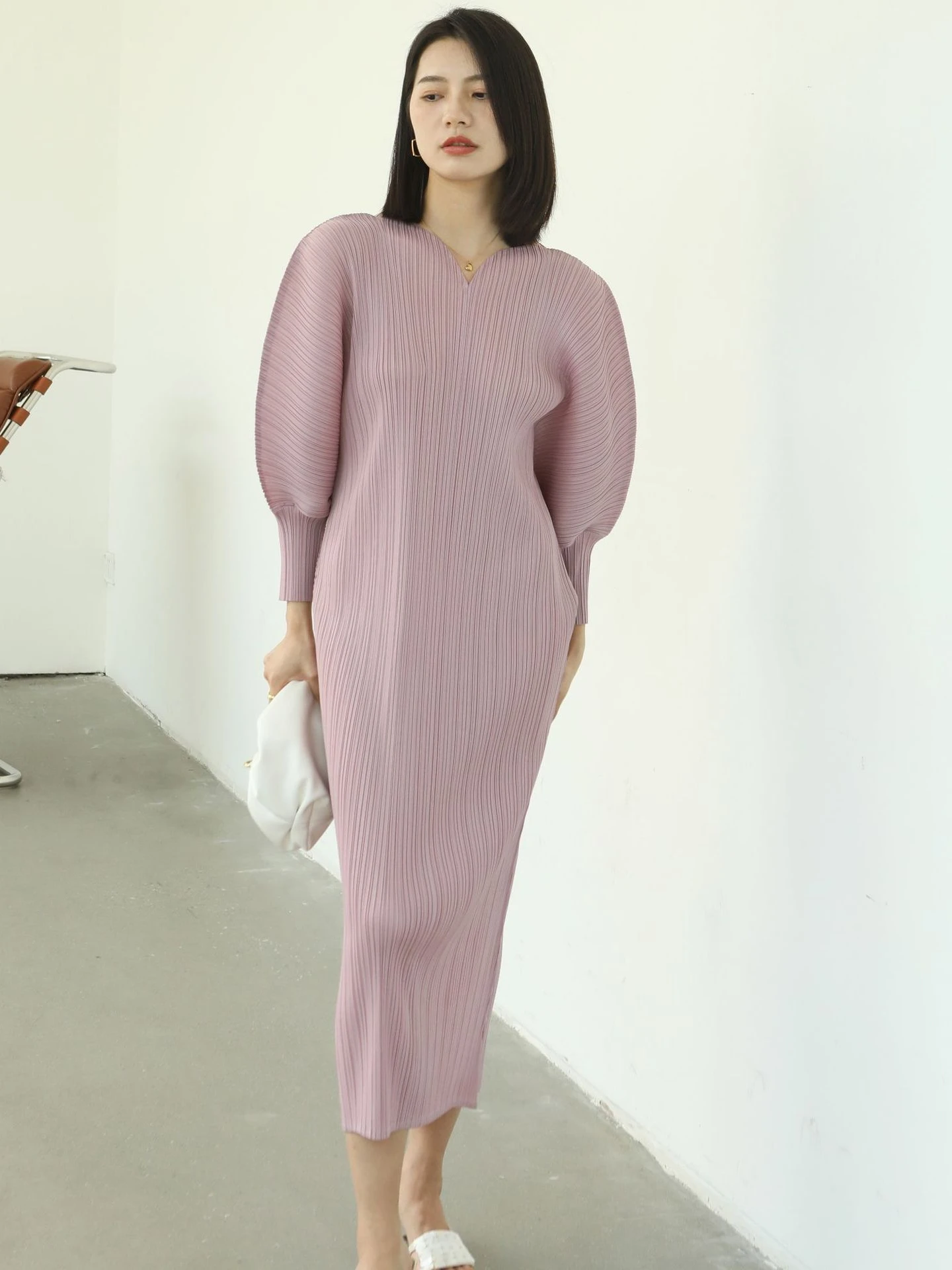 봄 가을 여성용 롱 루즈 배트윙 스탠드 칼라 단색 플리츠 A라인 실루엣 출퇴근룩