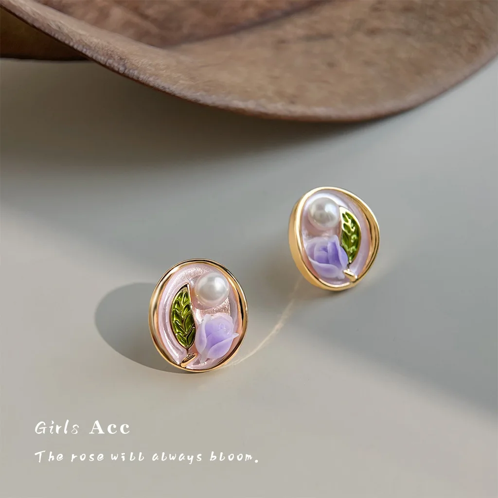 

Oil Painting Style Freshwater Pearl Earrings Tulip Flower Monet Garden Vintage Elegant Hepburn Pearl Stud Earrings for Women