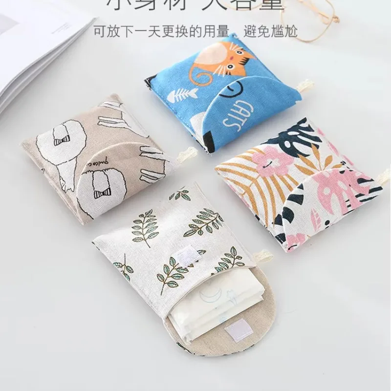 Mulheres bolsas de moedas de algodão bonito dos desenhos animados mini almofada sanitária bolsa dobrável para juntas guardanapo toalha armazenamento bolsa caso organizador