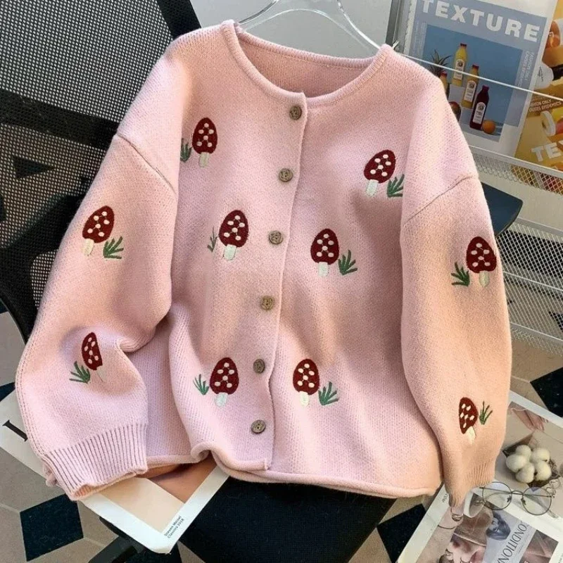 New Loveliness Red Age-reducing Loose Knit Cardigan Mushroom Embroidery 2024 Sweater New Autumn and Winter Top Coat Sweater