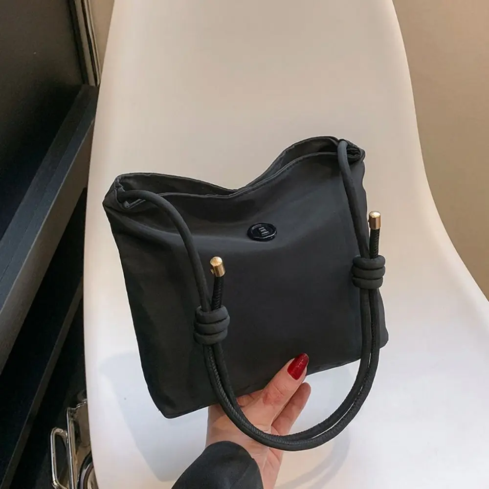 Bolso de mano pequeño de nailon para mujer, bolsa de hombro de gran capacidad, a la moda