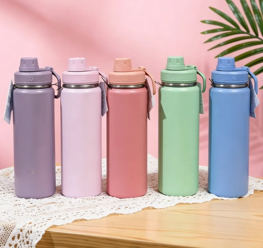 

Portable Large Capacity 710ml Insulated Cup 304 Stainless Steel Yoga Pot For Male And Female Students Couple Cup Holiday Gifts