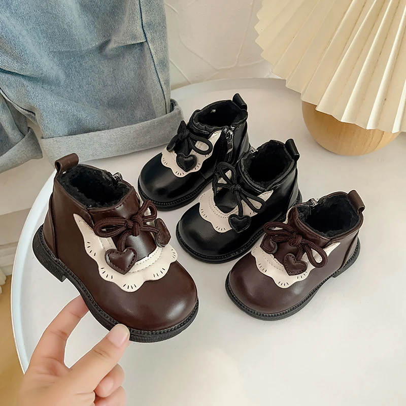 

Girls Short Leather Boots Children Snow Boots with Heart Thick Warm Plush Fur Teenager Kids Winter Cotton Shoes 2025 New