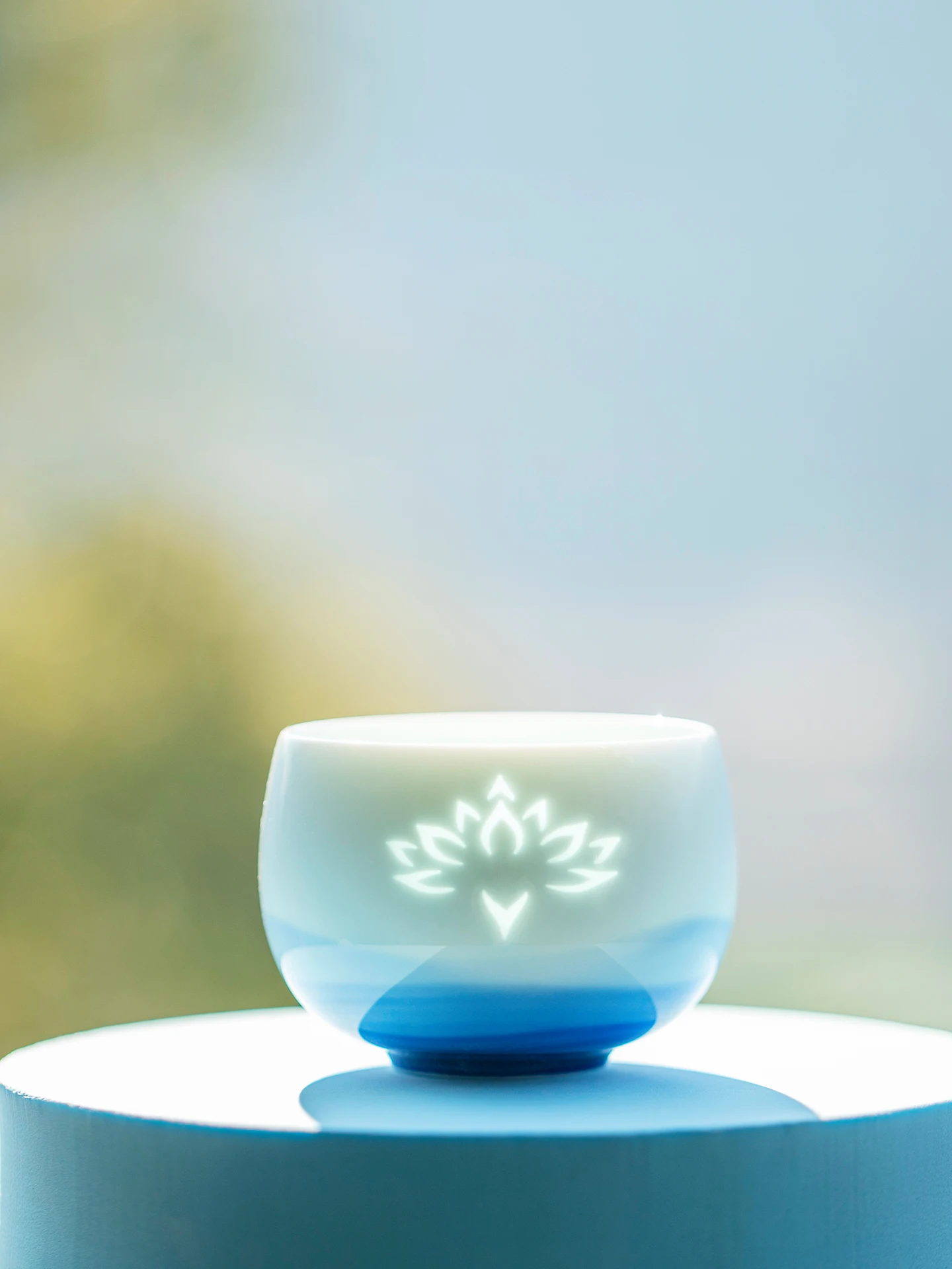 

Blue Lotus Hand-Painted ature Cerc Tea Cup Jingdezhen Handmade Porcelain Owner Cup for Tea Appreciation Chinese Sle