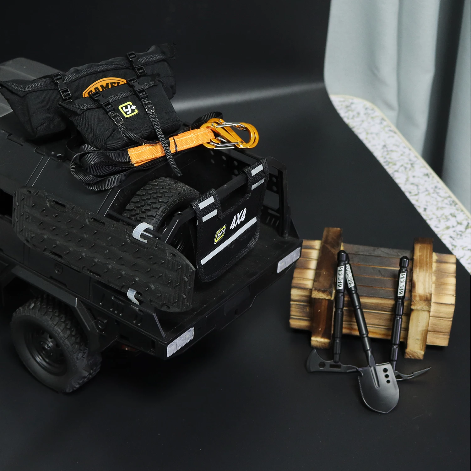 8Pcs RC Simulation Sand Ladder Recovery Board Rescue Rope Shovel Roof Travel Bag Cable Flag For 1/10 RC Crawler Car Trx4 Scx10