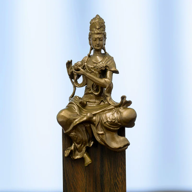 , Mini Brass Bodhisattva Padmapani Lotus-Holding Guanyin Statue Portable Avalokitesvara for Altar Desk Zen Decor