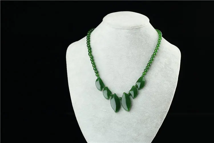 

Xinjiang jasper spinach green bead necklace full of green old pit authentic women's jade necklace