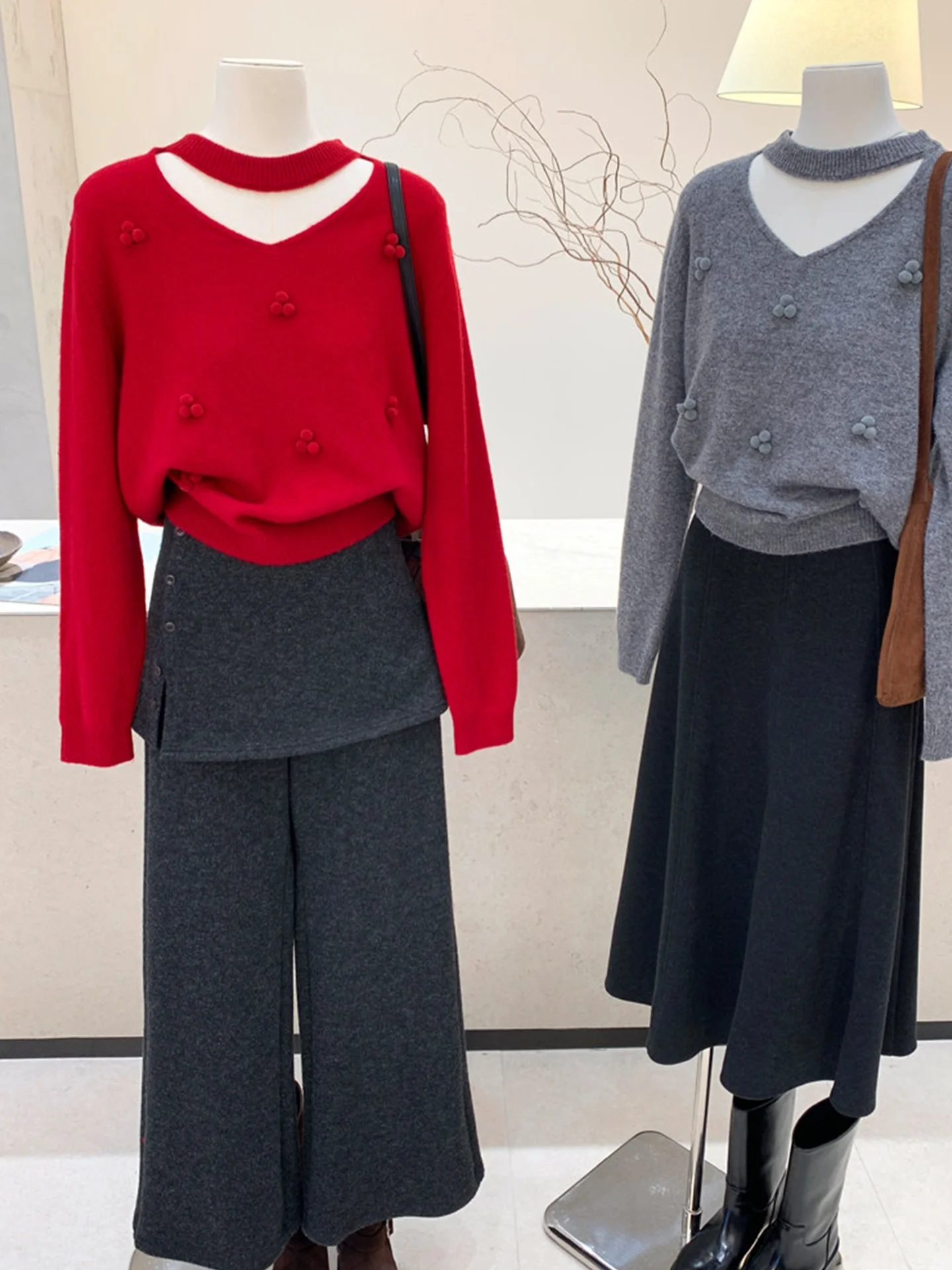 冬のニットセーター女性の通勤韓国ルーズフィット暖かさを発する白を強調する赤色新年トップ