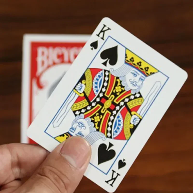 Truco de magia Card Into Box: truco de ilusión visual de primer plano con tutorial para magos y principiantes