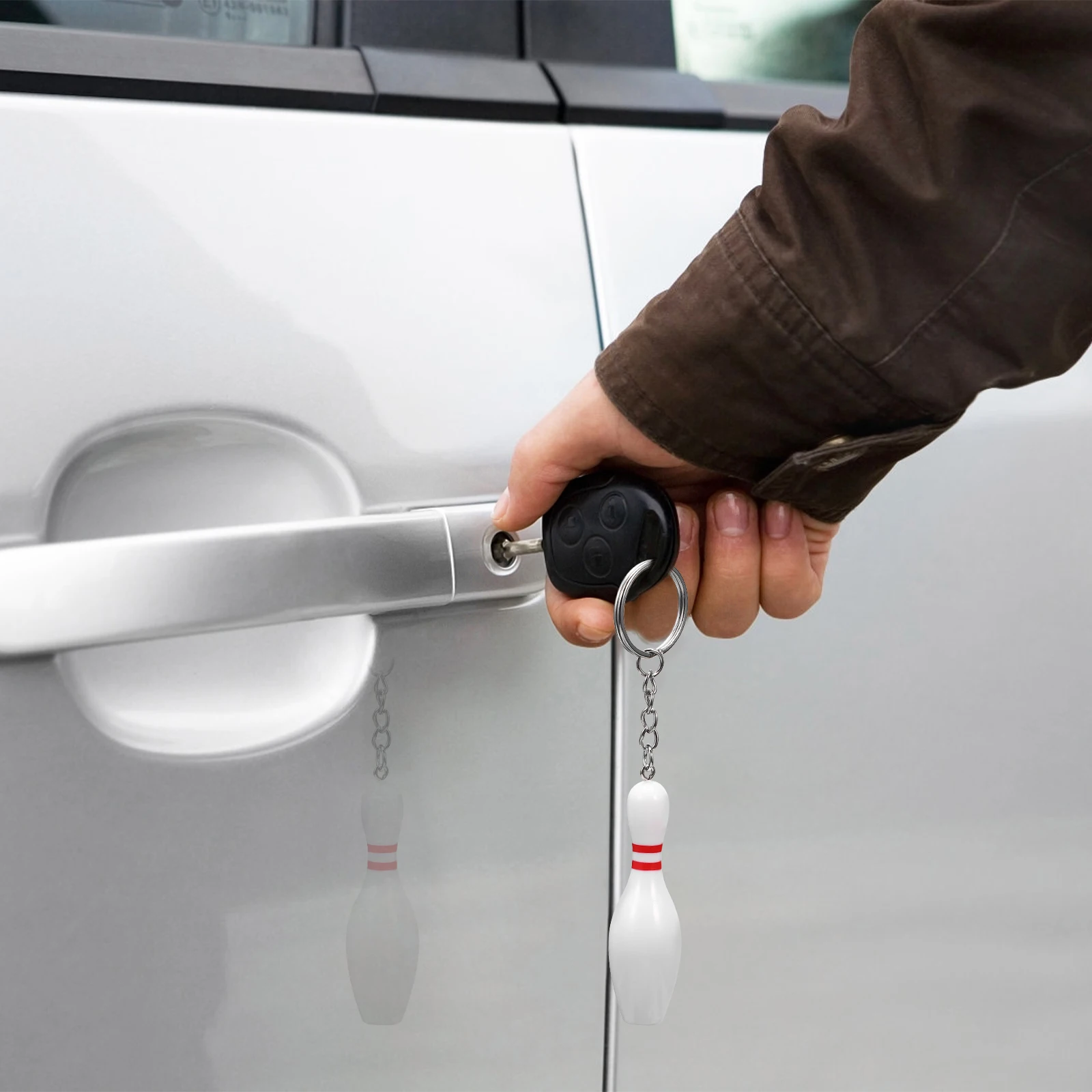 

8Pcs Bowling Pin Keychains Portable Pendant Keyring Sports Theme Party Decorations Bag Pendant Bowling Keychains