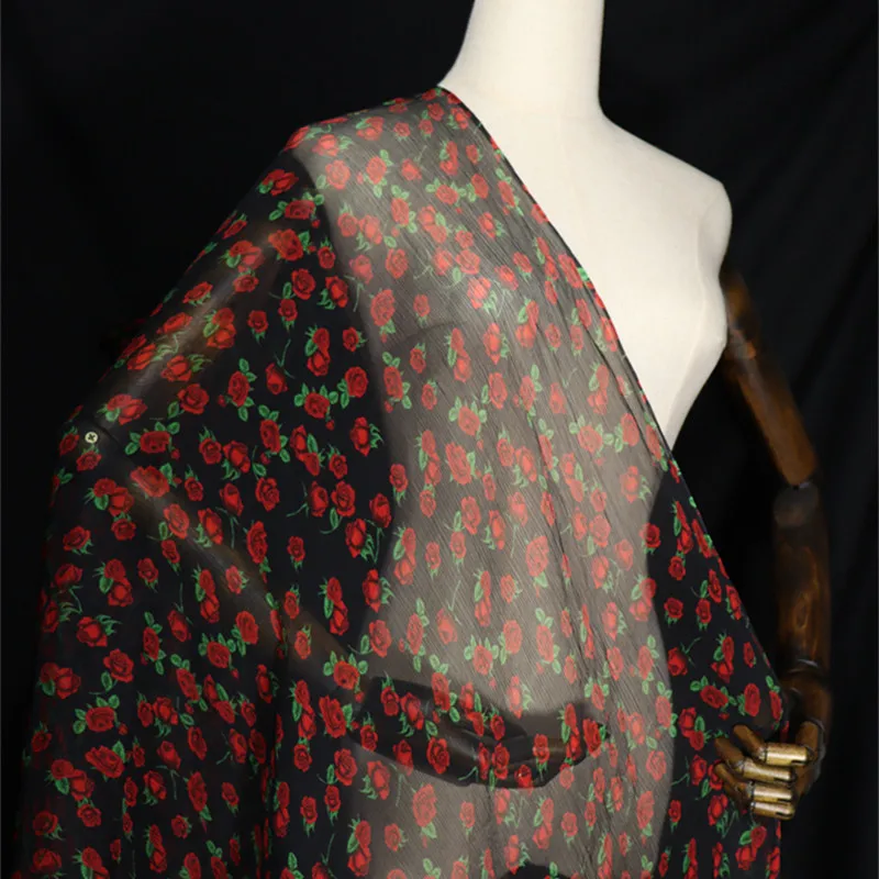 

Black Background Small Rose Print Silk Smooth Yarn Shirt Dress Brand Mulberry Silk Clothing Designer Fabric Sewing Material