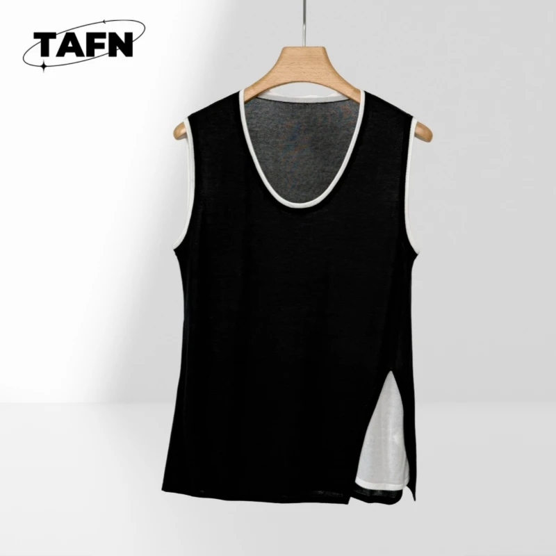 

Black and White Fake Pieces Real Silk Waistcoat Insulated Women’s Vest Jacket for Winter & Outdoor Activities AH0204