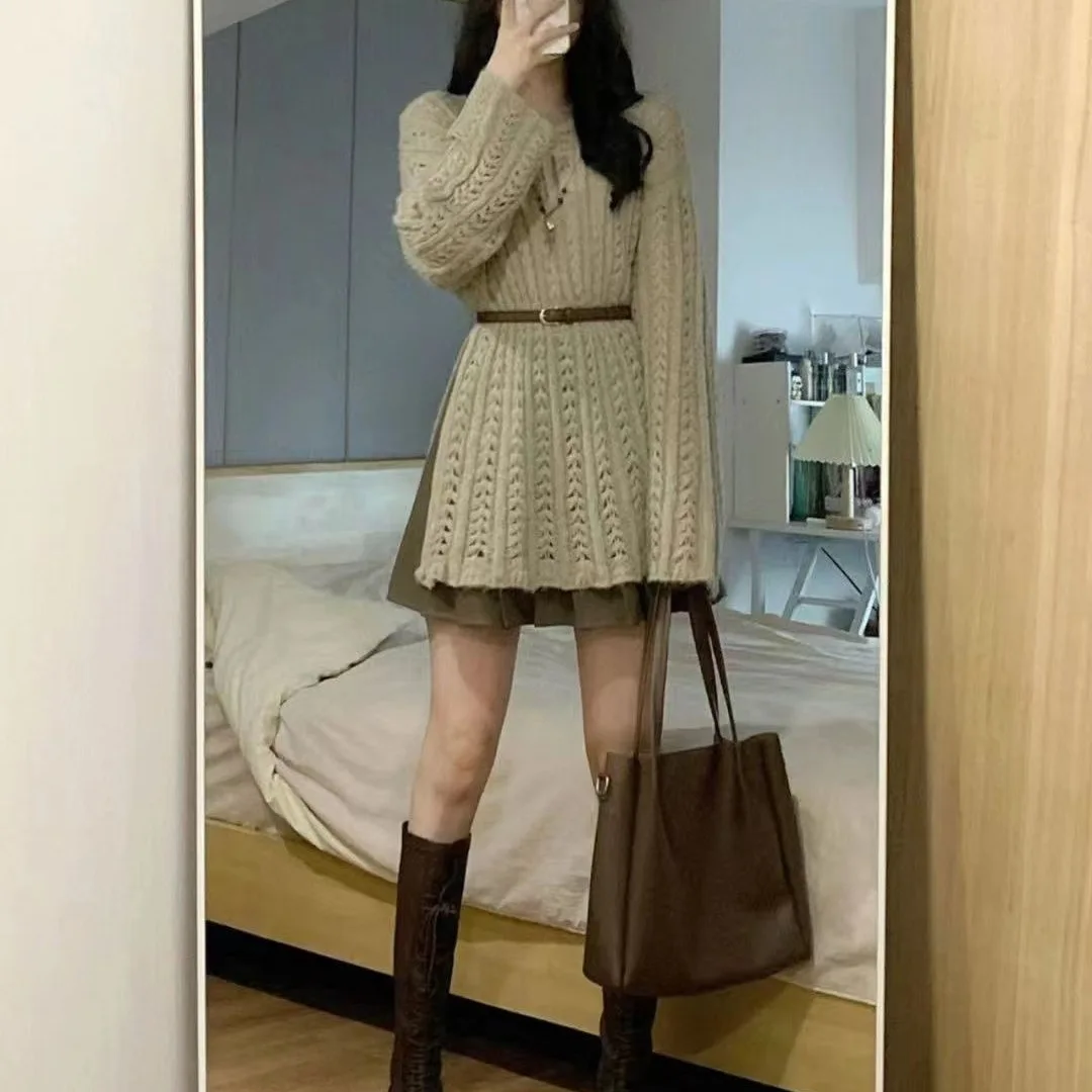 

Модный костюм: весенний свитер с круглым вырезом и плиссированной юбкой для женщин, создающий стройнящий эффект, полный комплект.