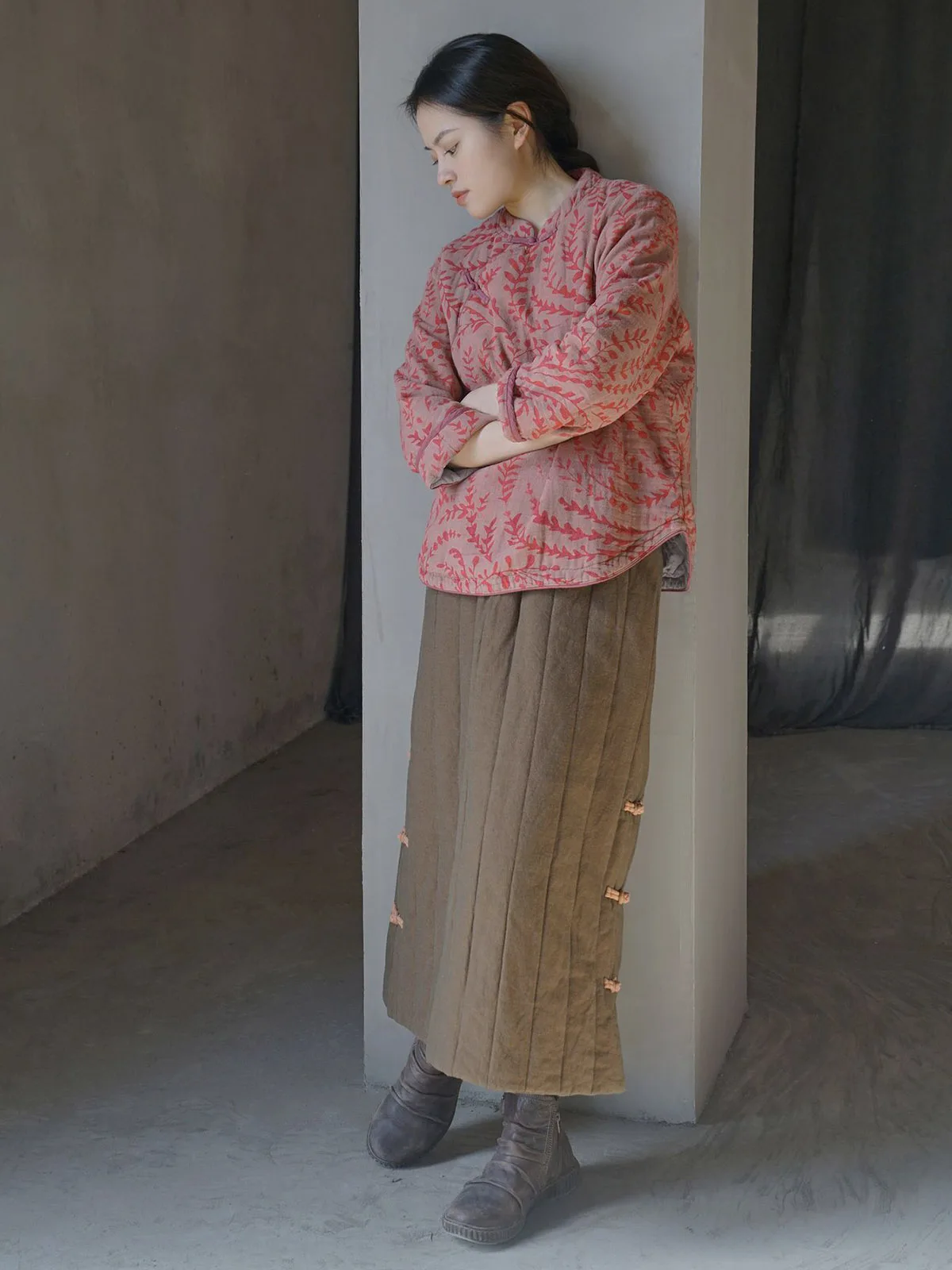 Women's Floral Pattern Stand Collar Soft Quilted Jacket Retro Chinese Traditional Frog Button Cheongsam Style Fitted Short Coat