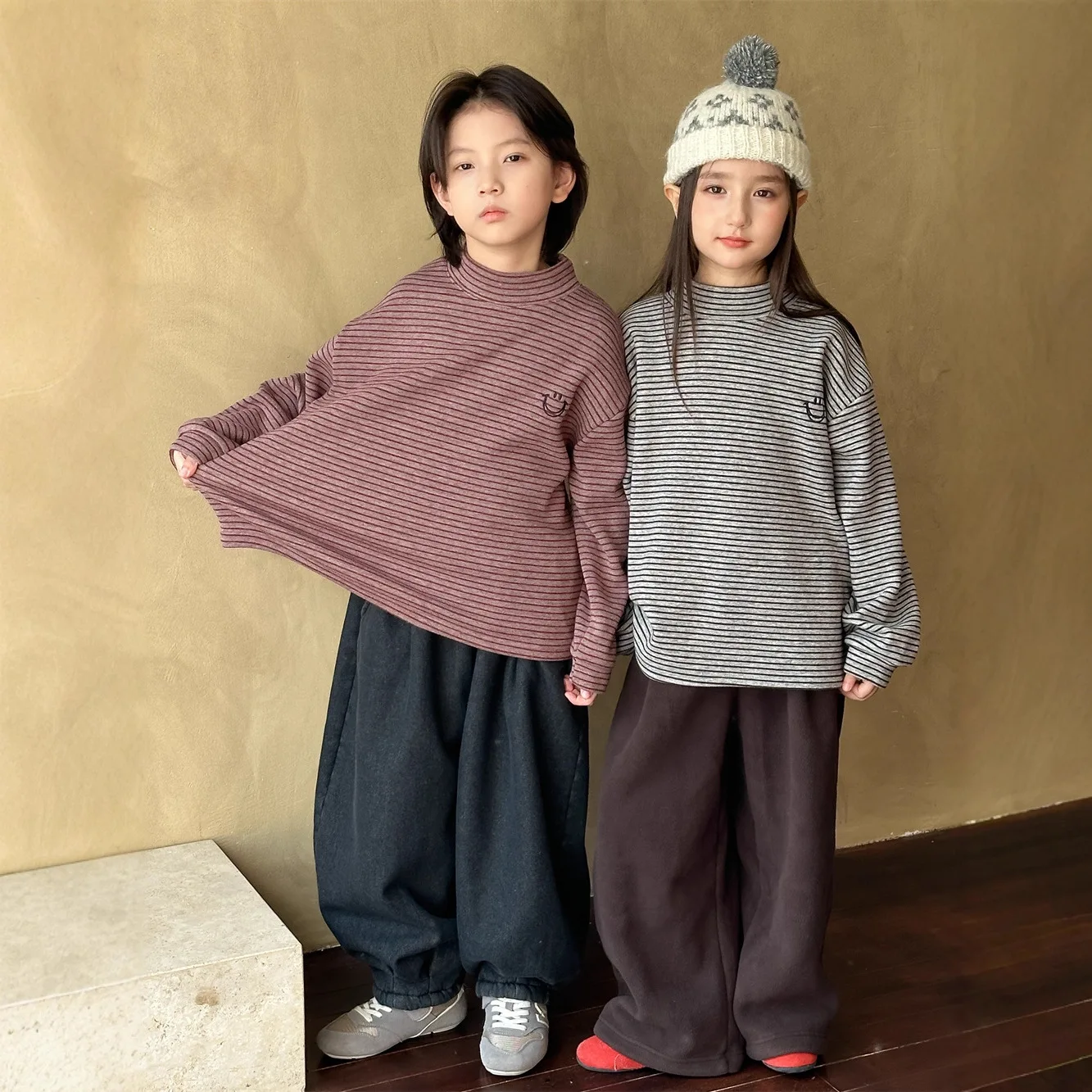 Children's Striped Semi High Neck with Velvet Base Shirt Embroidered Warm Top for Boys and Girls 2025 Winter New Korean Version