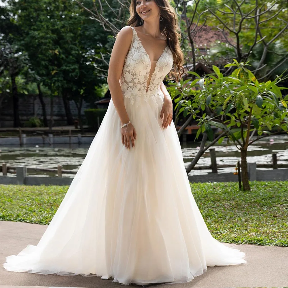 

Simple Plus Size Wedding Dresses For Bride V-neck A-Line Bridal Gowns Spaghetti Straps Lace Applique Brides dress Customized