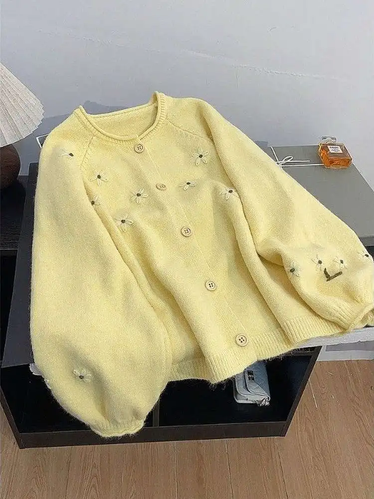 

Женский вязаный кардиган из плотной ткани, желтый, с длинными рукавами, с цветочным декором, весна-осень-зима, новинка