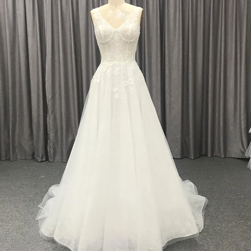 Customized A Line Classic Wedding Dress Lace Appliqued Simple Elegant Bridal Gown Hx11