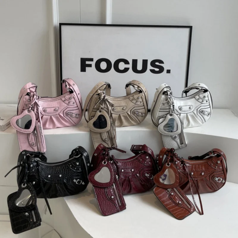 حقيبة ظهر للأطفال مكونة من ثلاث قطع من جلد التمساح عالي الجودة بتصميم كلاسيكي متقاطع للدراجة النارية.