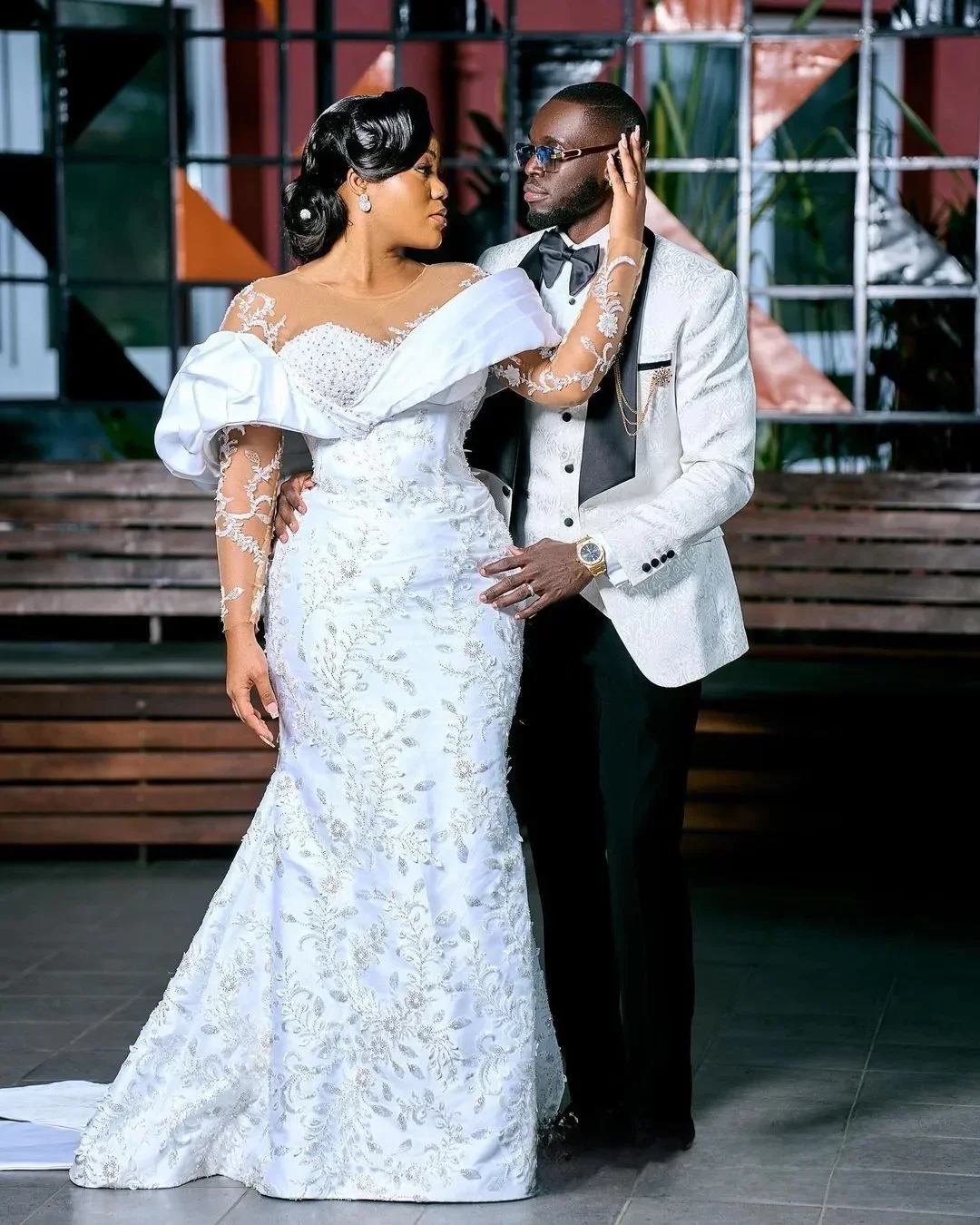 Customize African Wedding Dress Bridal Gowns Plus Size Mermaid Wedding Gowns Sheer Neck Long Sleeves Appliqued Beaded Lace Gowns