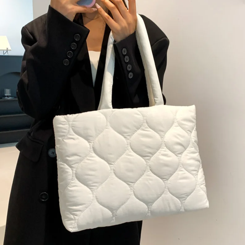 Quilted Large Handbag Winter Down Padded Shoulder Bag Women's Puffer Fashion Armpit Bag Ladies Tote Designer Puffy Underarm Bags