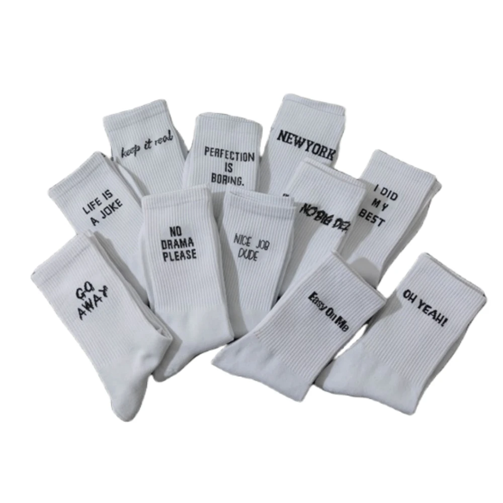 Neue Frauen Brief Jacquard Serie Weiße Baumwolle Socken Straße Sport Hip Hop Mode Männer Unisex Sokken Dropship